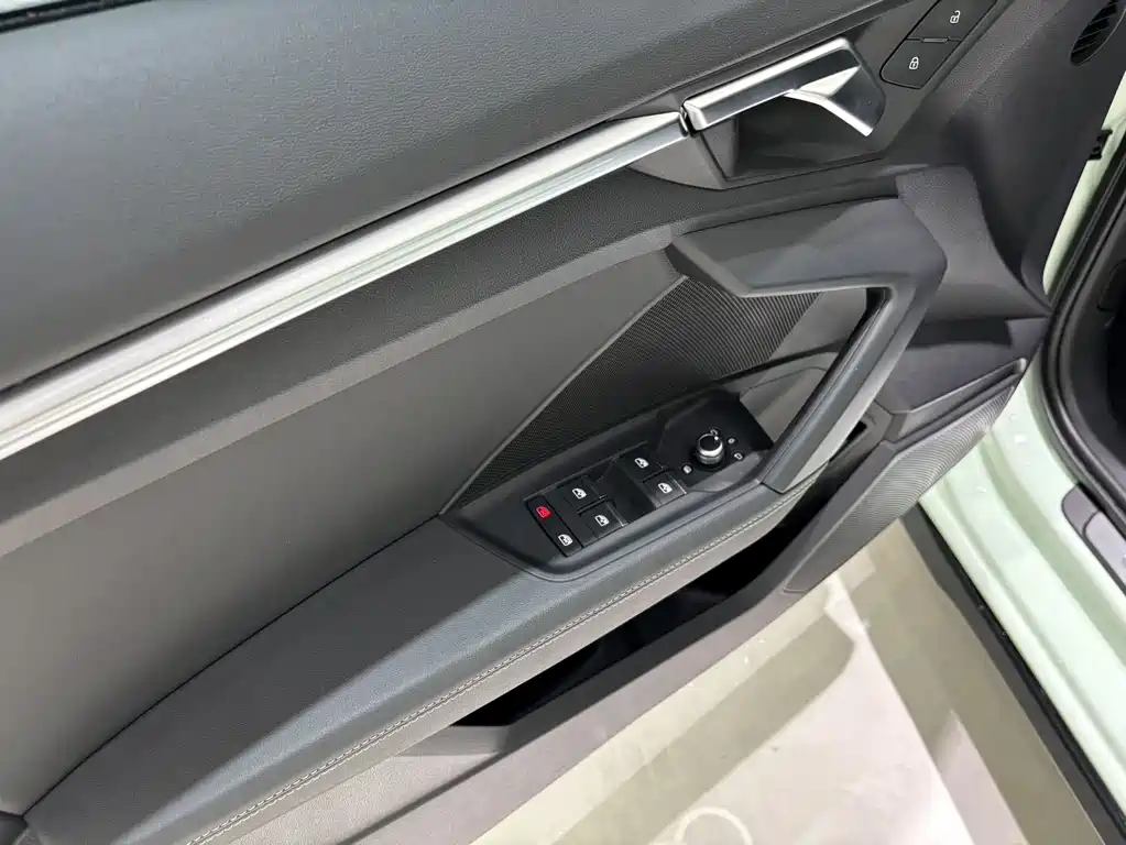 Audi A3 2023 — фото 16