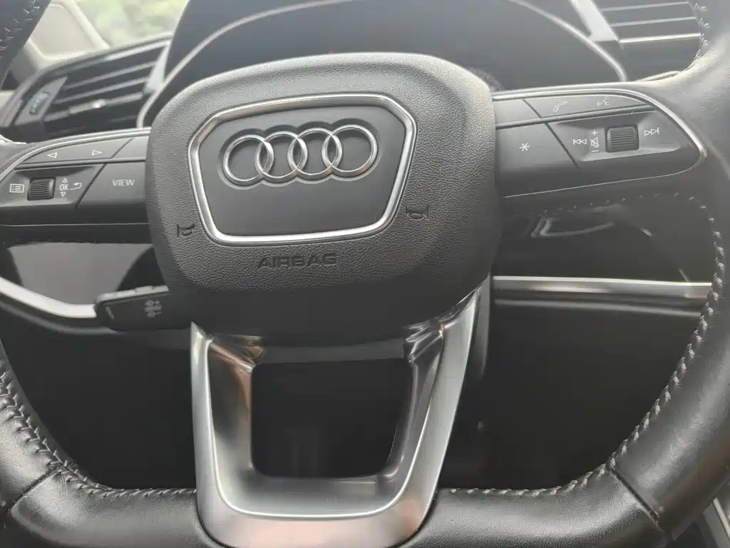Audi Q3 2021 — фото 8