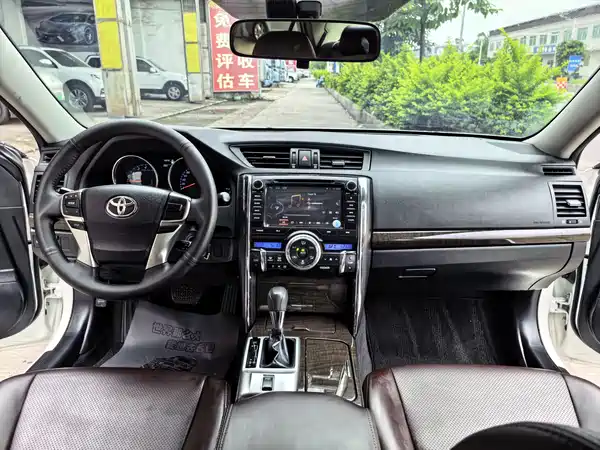 Toyota Reiz 2013