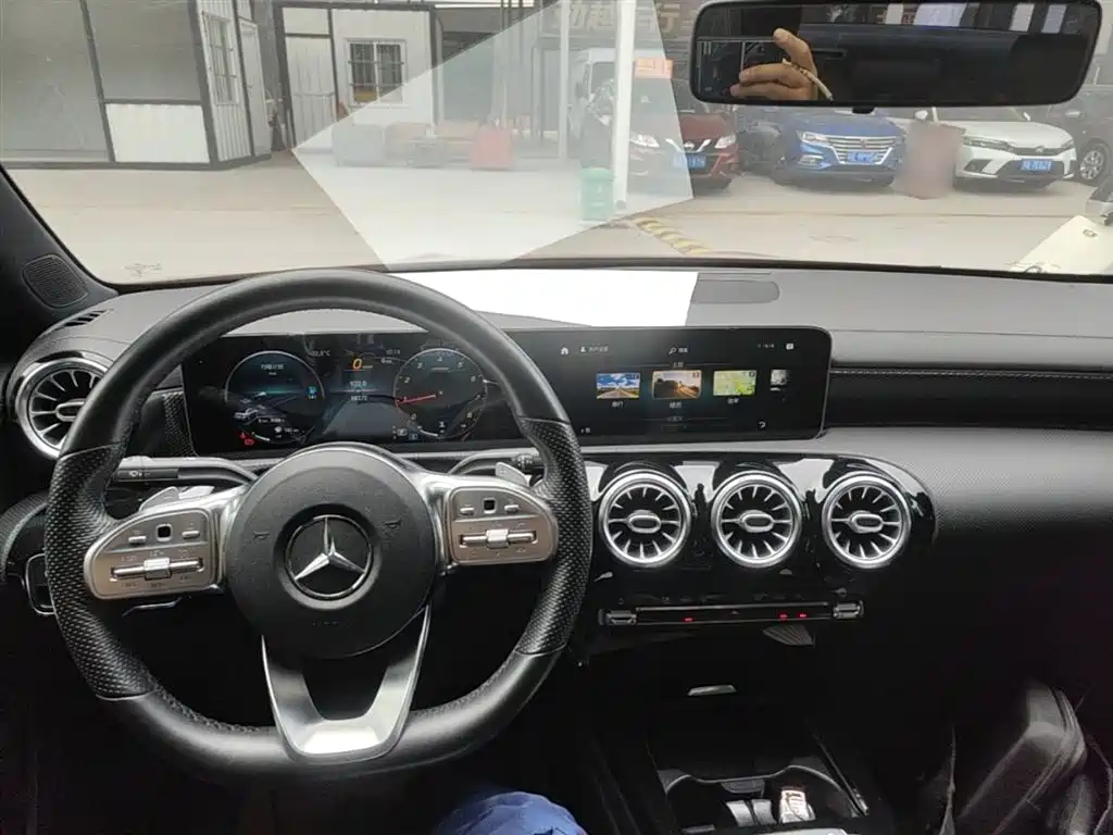 Mercedes-Benz A-Class 2019 — фото 10