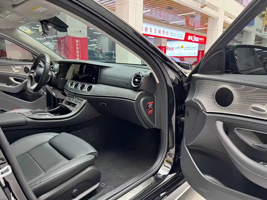 Mercedes-Benz E-Class 2021 — фото 16