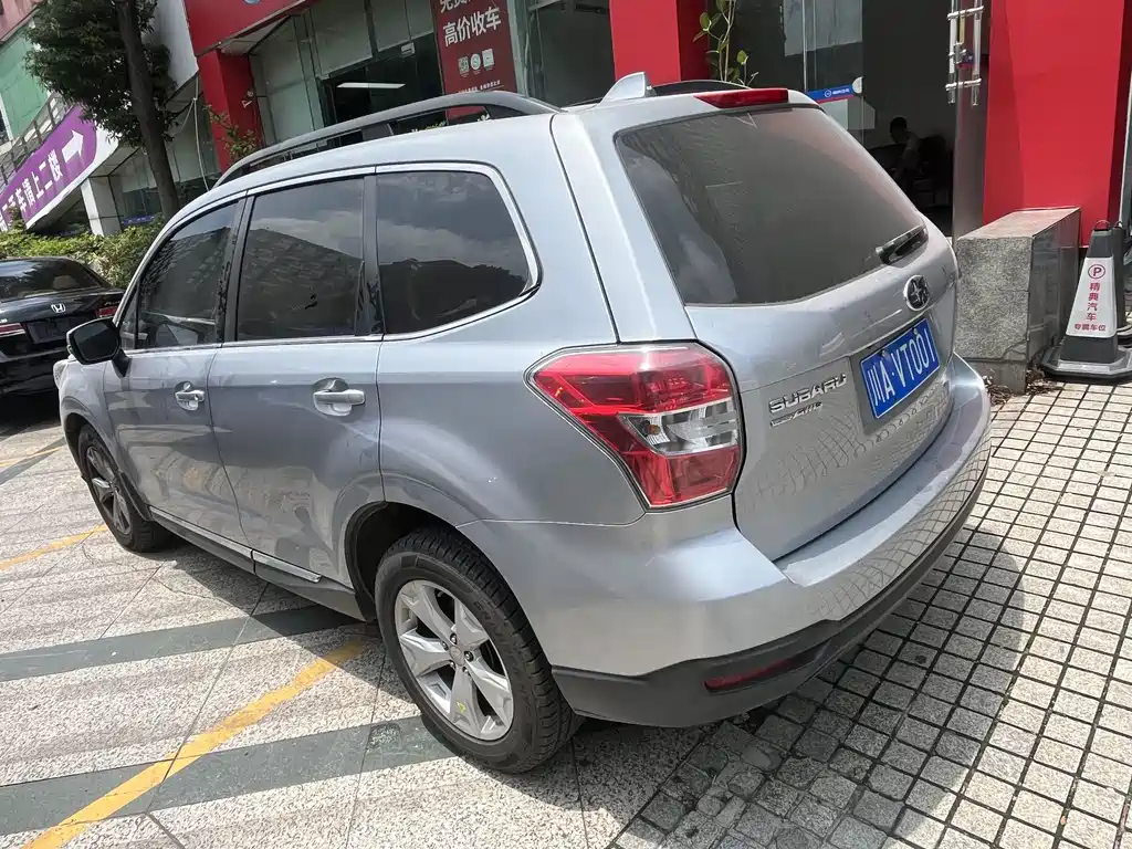 Subaru Forester 2015 — фото 9