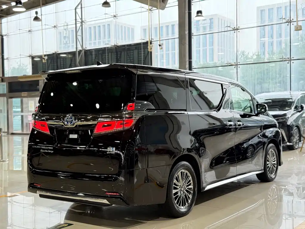 Toyota Vellfire 2022 — фото 27