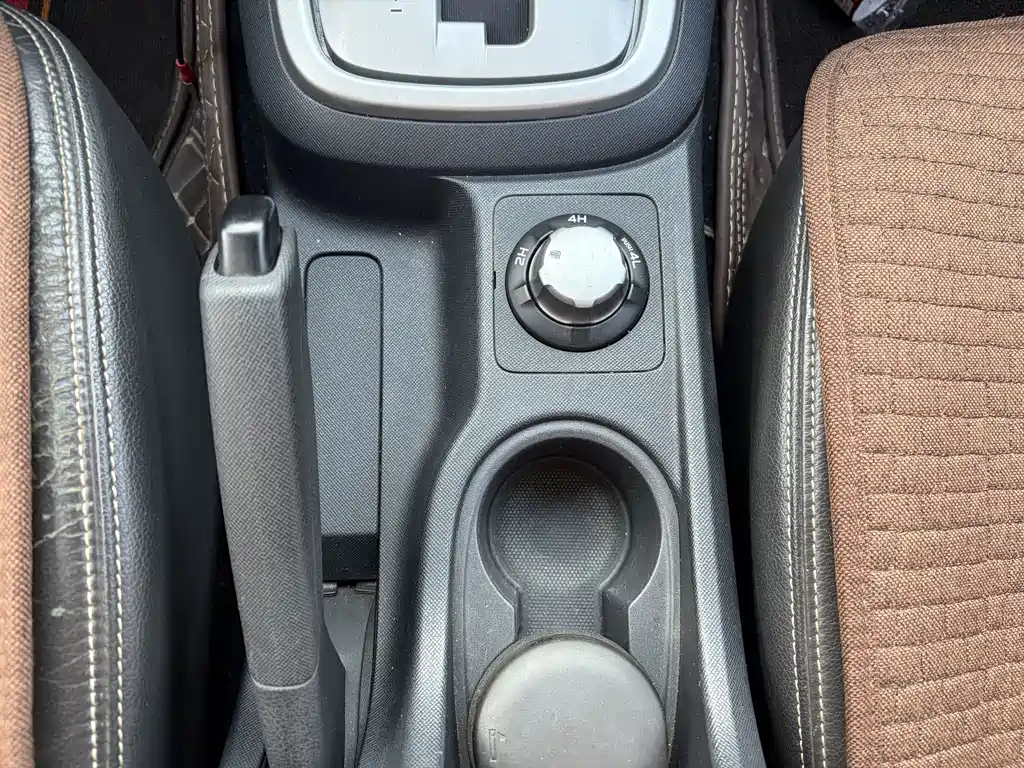 Isuzu MU-X 2015 — фото 7
