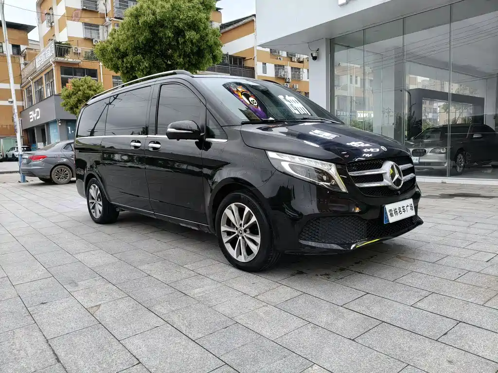 Mercedes-Benz V-Class 2022 — фото 7