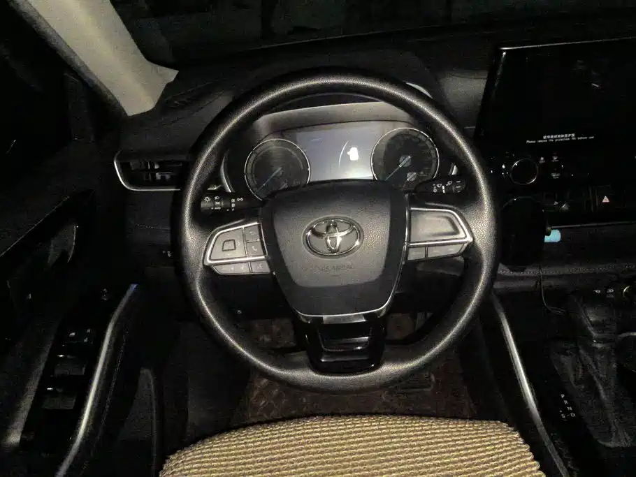 Toyota Highlander 2022 — фото 15