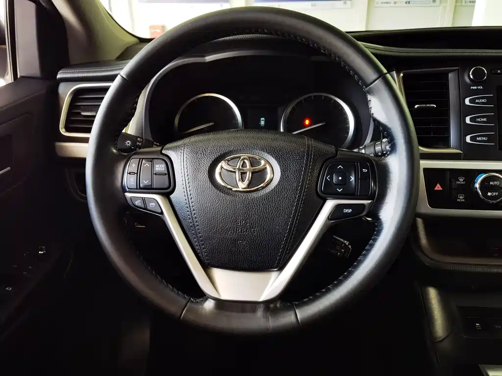 Toyota Highlander 2016 — фото 12