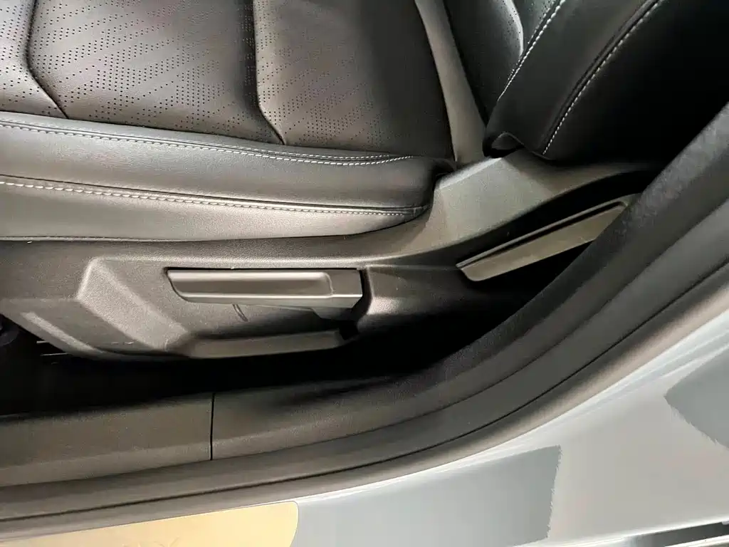 Geely Emgrand 2023 — фото 20