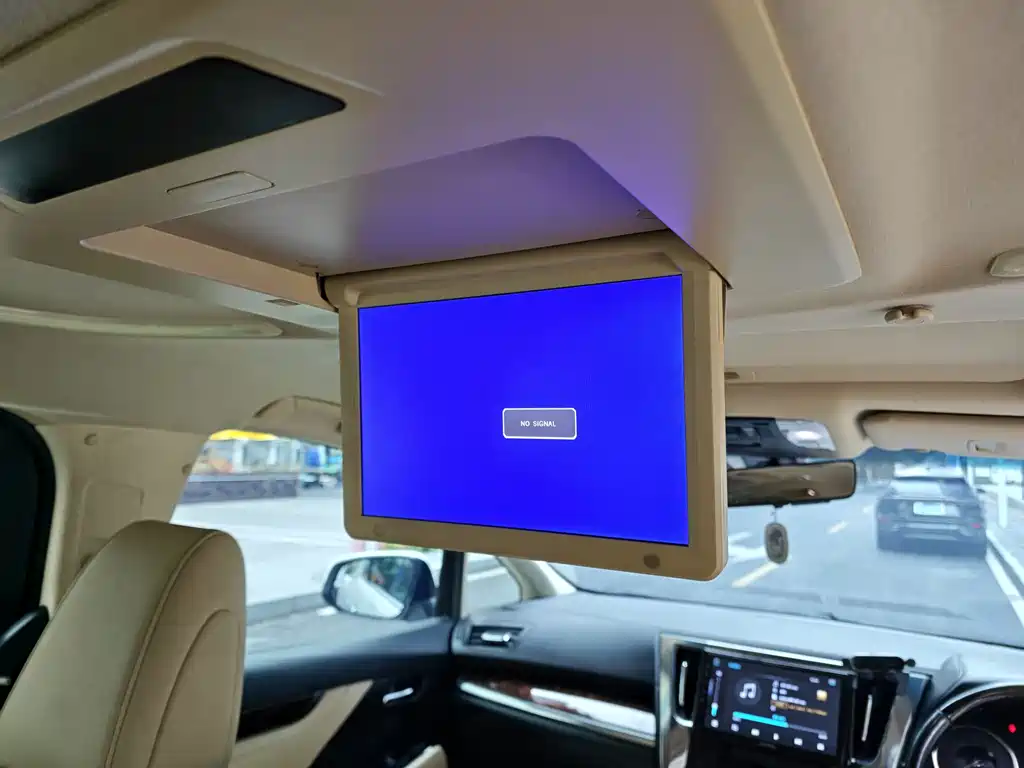 Toyota Alphard 2020 — фото 9