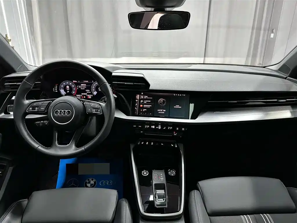 Audi A3 2023 — фото 11
