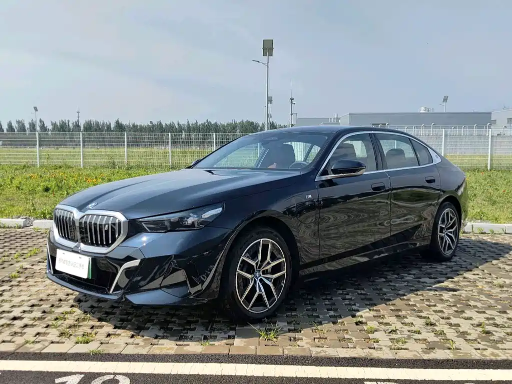 BMW i5 2025