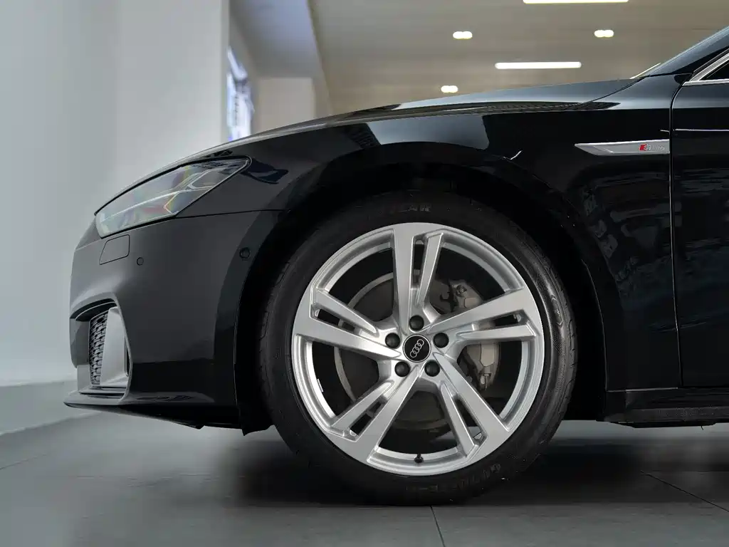 Audi A7L 2023 — фото 10