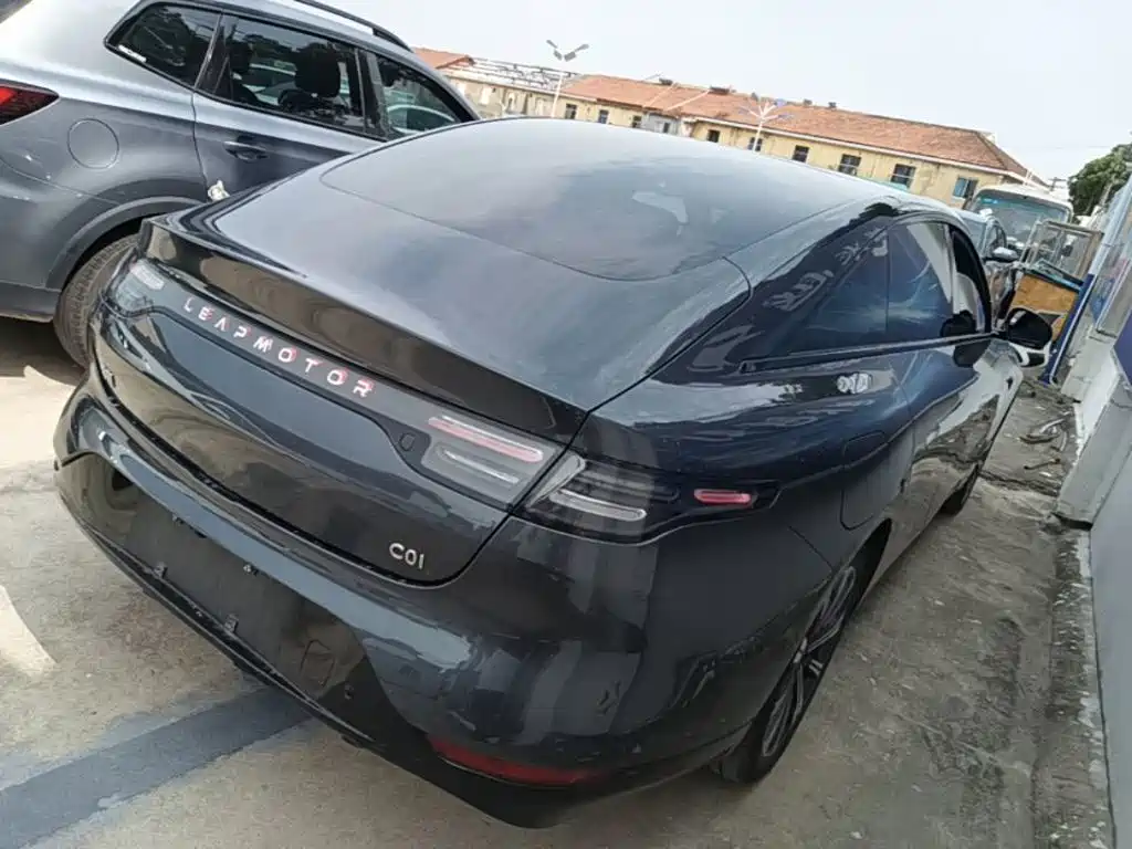 Leapmotor C01 2023 — фото 7