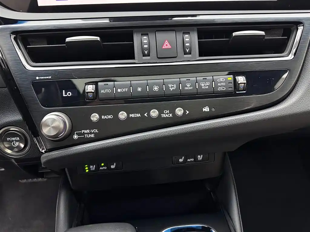 Lexus ES 2023 — фото 14