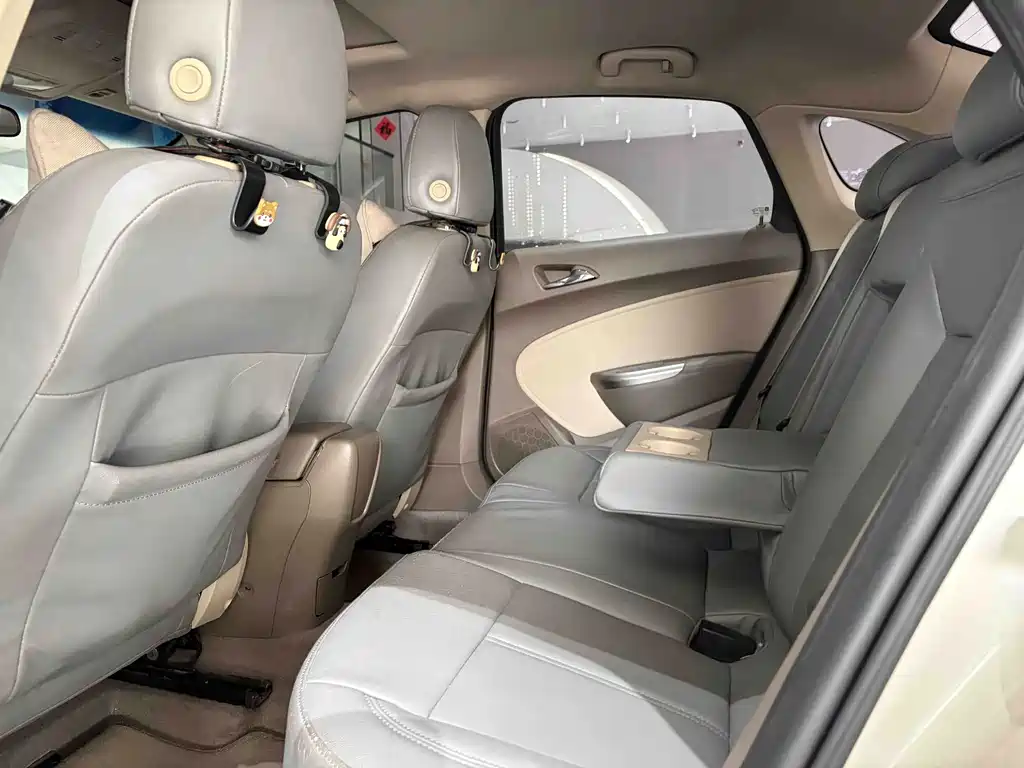 Buick Excelle 2015 — фото 9