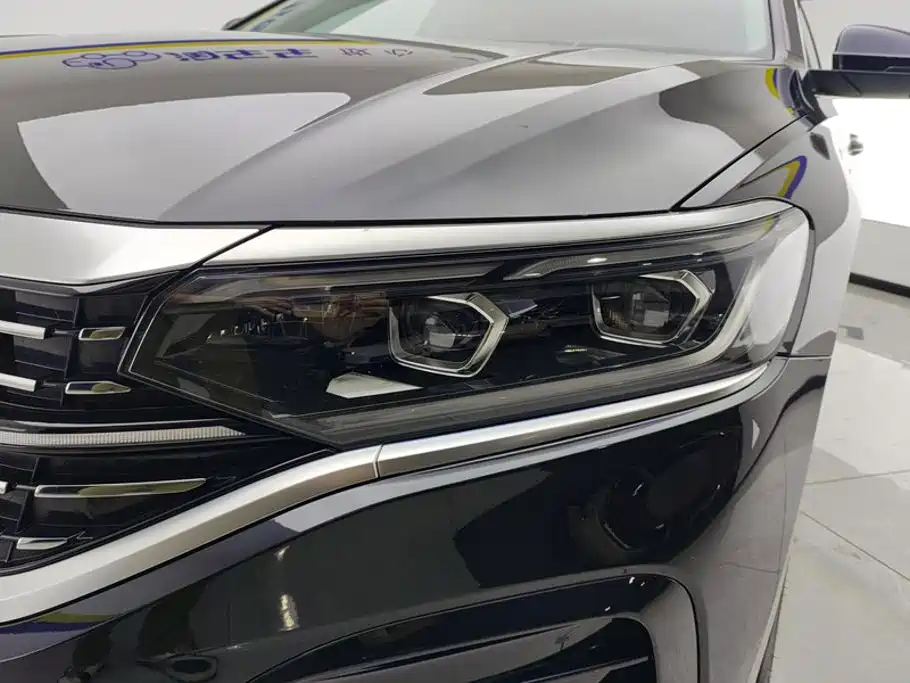 Volkswagen Passat 2023