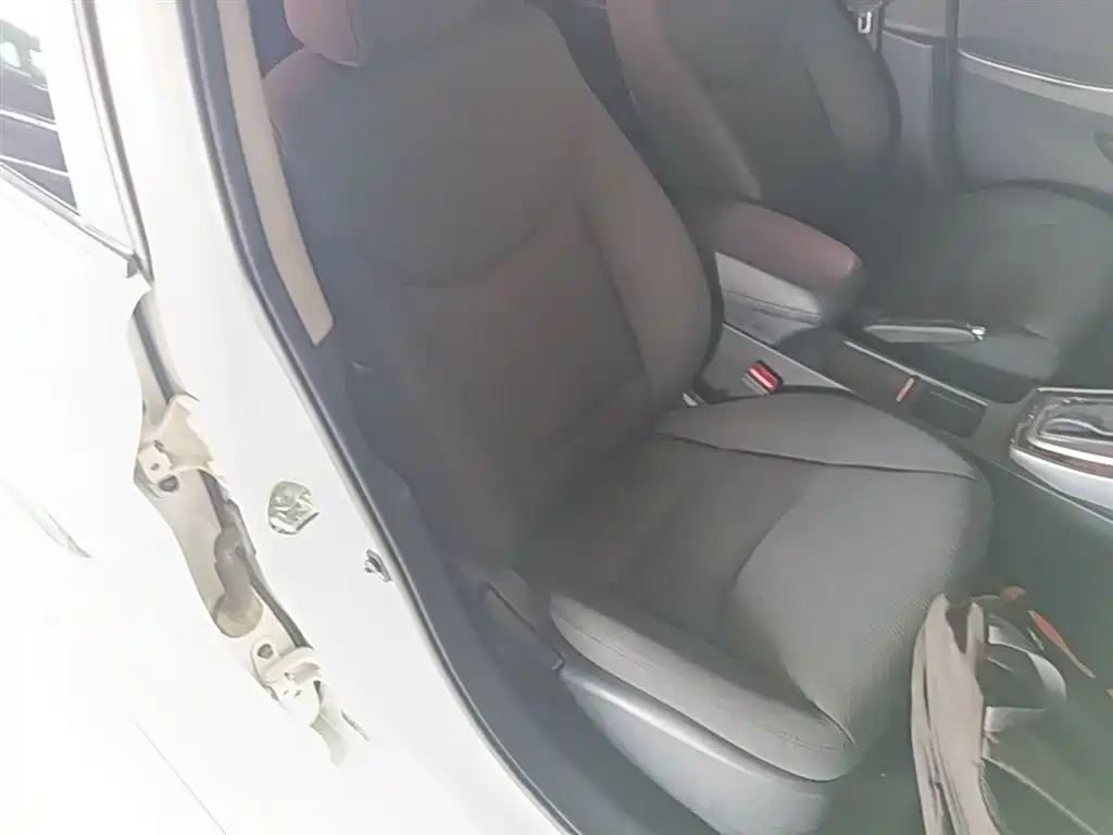 Hyundai Elantra Langdong 2018 — фото 24