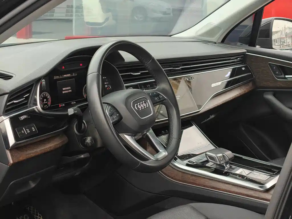 Audi Q7 2021 — фото 7