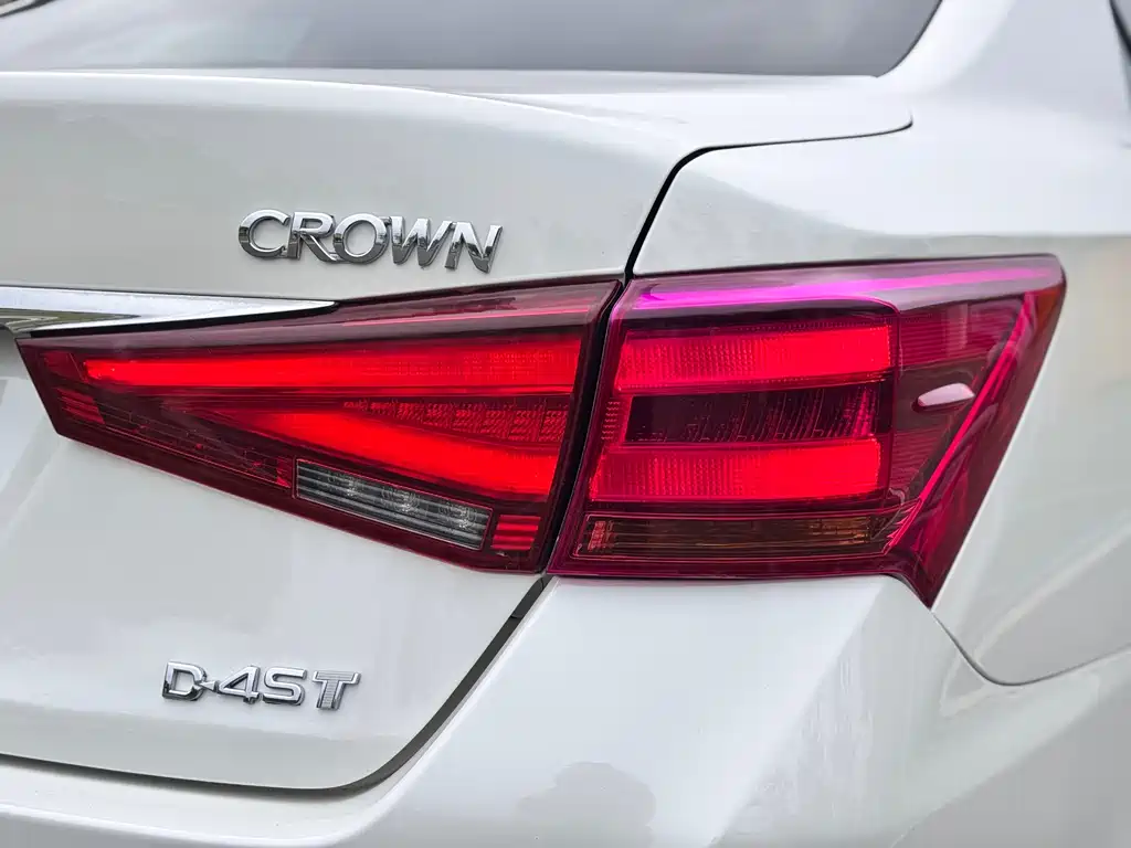 Toyota Crown 2019 — фото 23