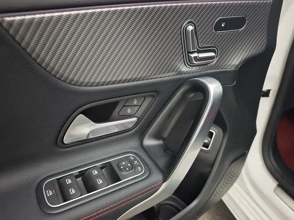 Mercedes-Benz A-Class 2025 — фото 11