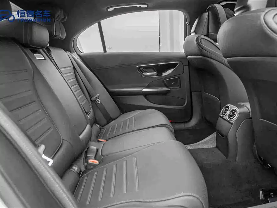 Mercedes-Benz C-Class 2023 — фото 16