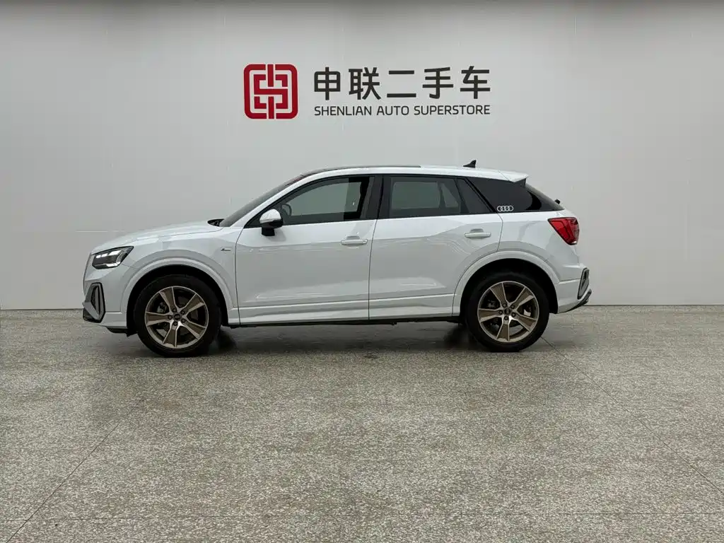 Audi Q2L 2024