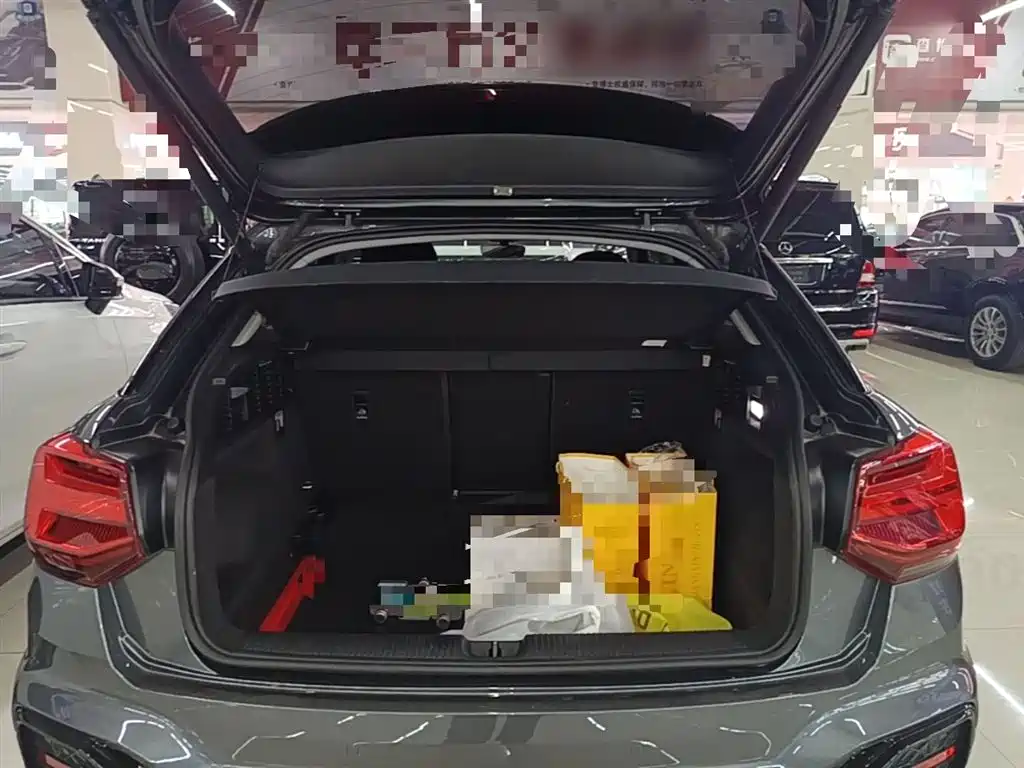 Audi Q2L 2023 — фото 19