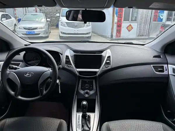 Hyundai Elantra Langdong 2014