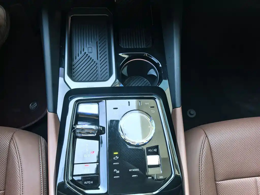 BMW i5 2025 — фото 8