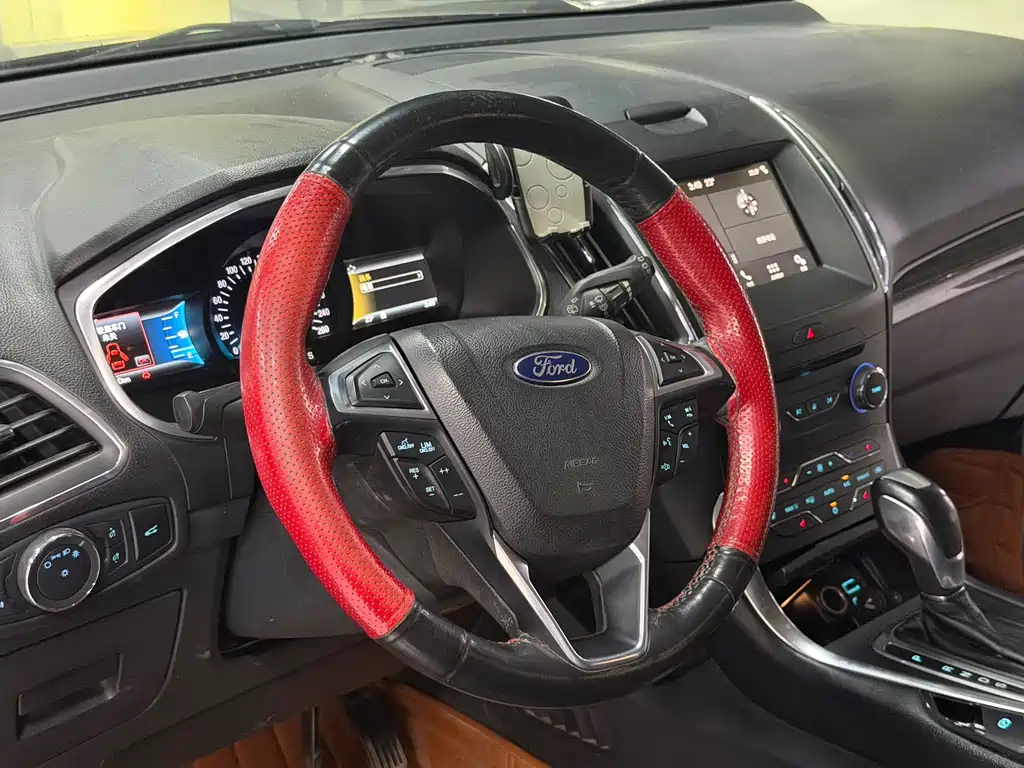 Ford Edge 2020 — фото 12