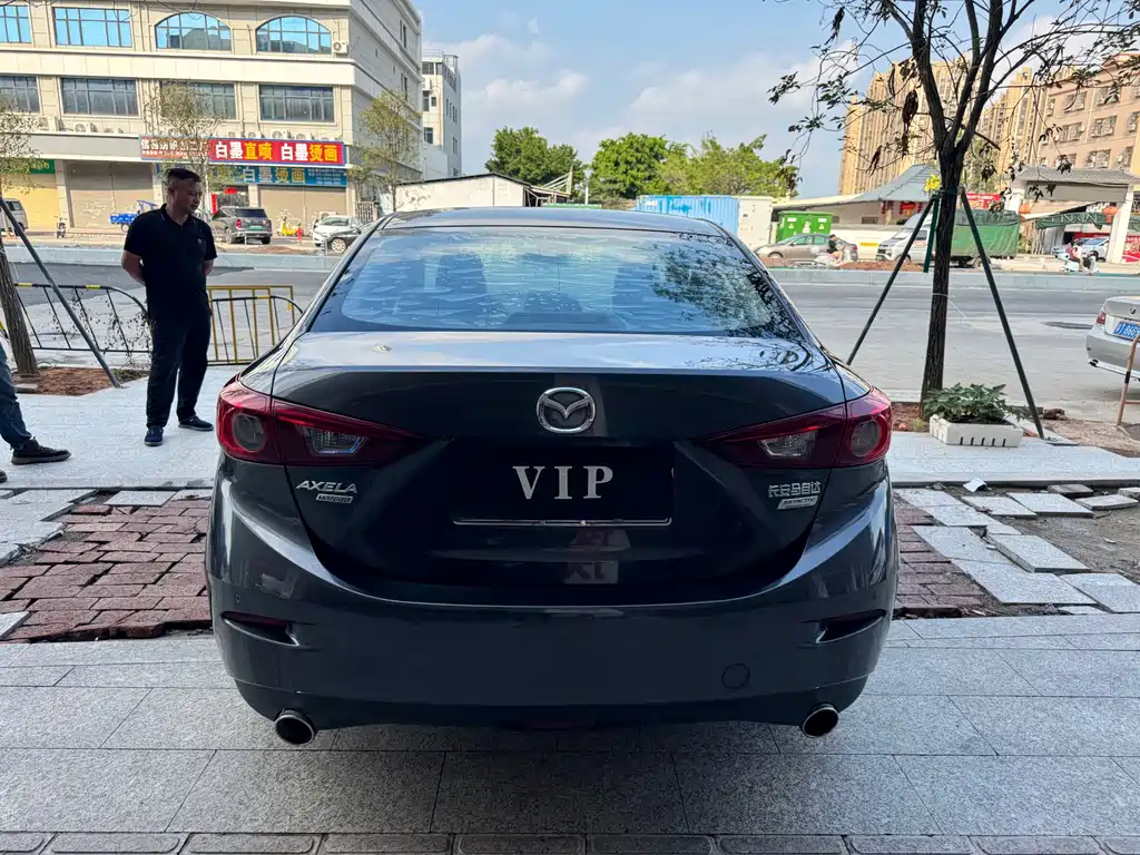 Mazda 3 Axela 2019 — фото 15