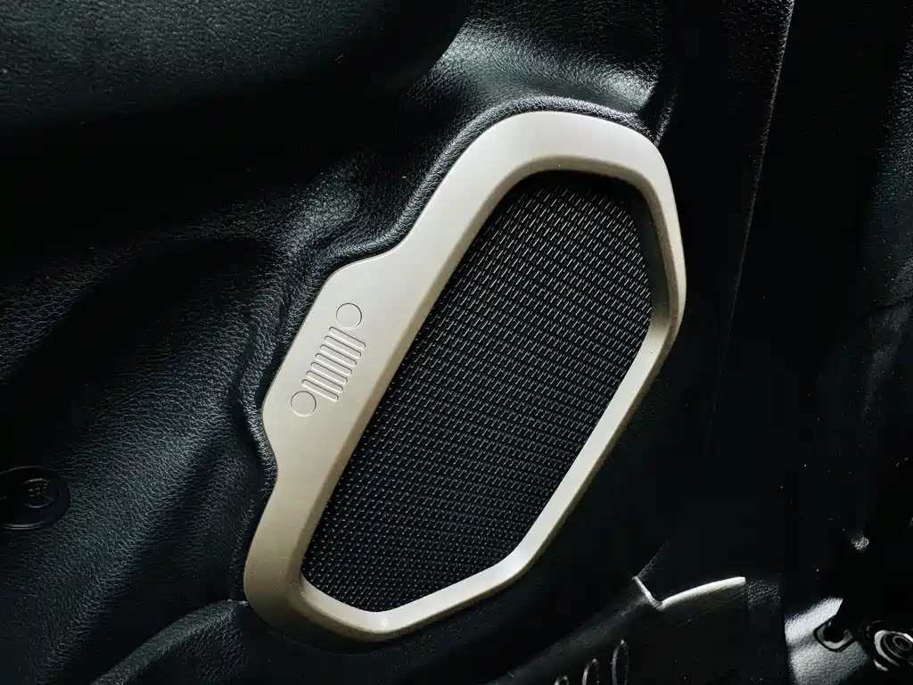 Jeep Renegade 2017 — фото 16