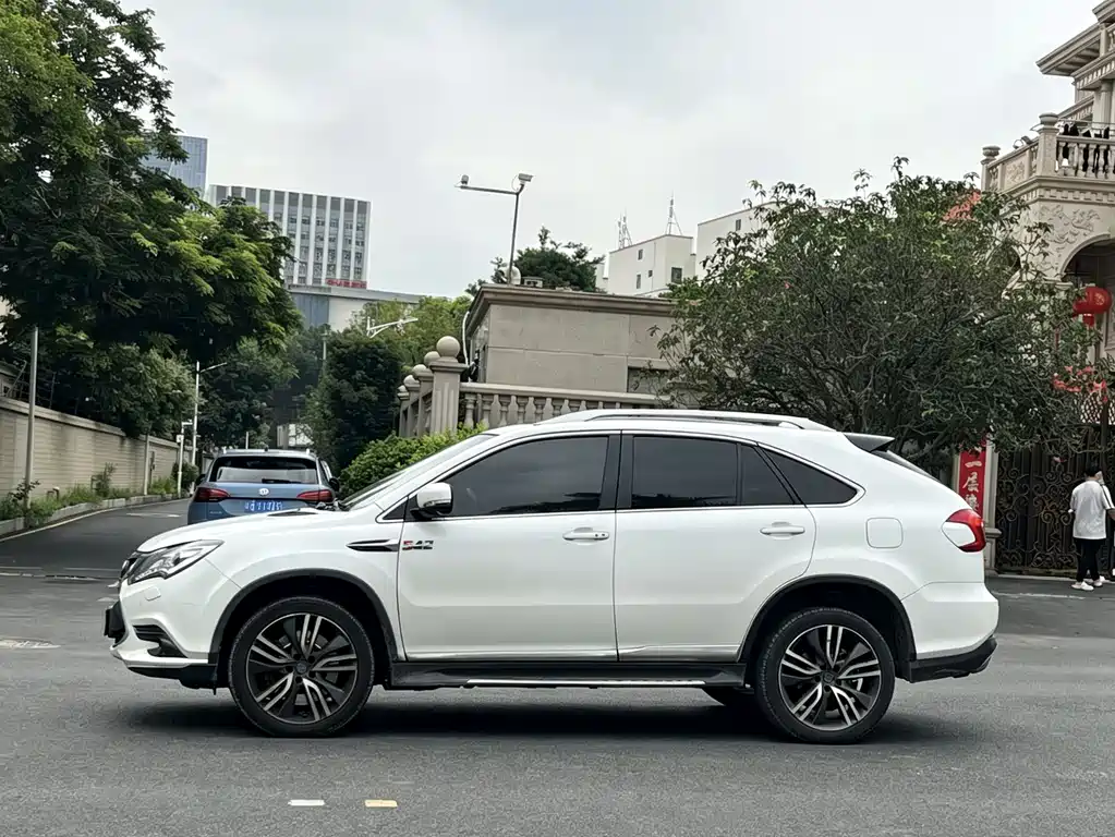 BYD Tang New Energy 2017