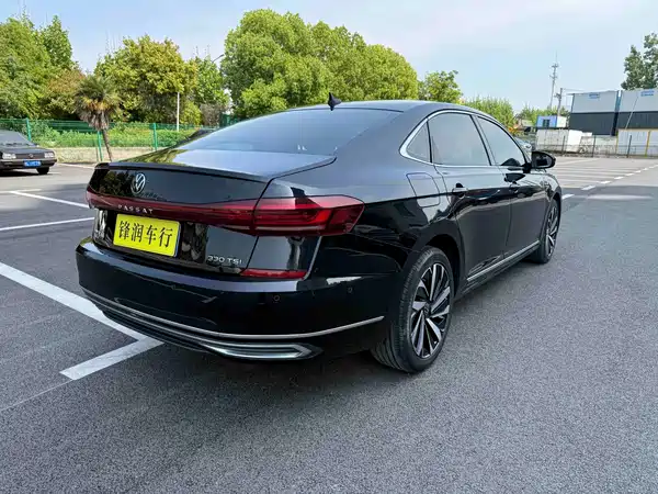 Volkswagen Passat 2022
