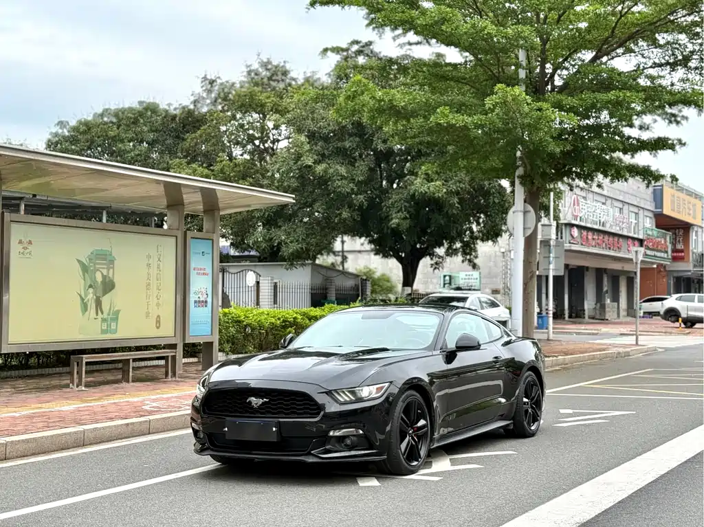 Ford Mustang 2017 — фото 1