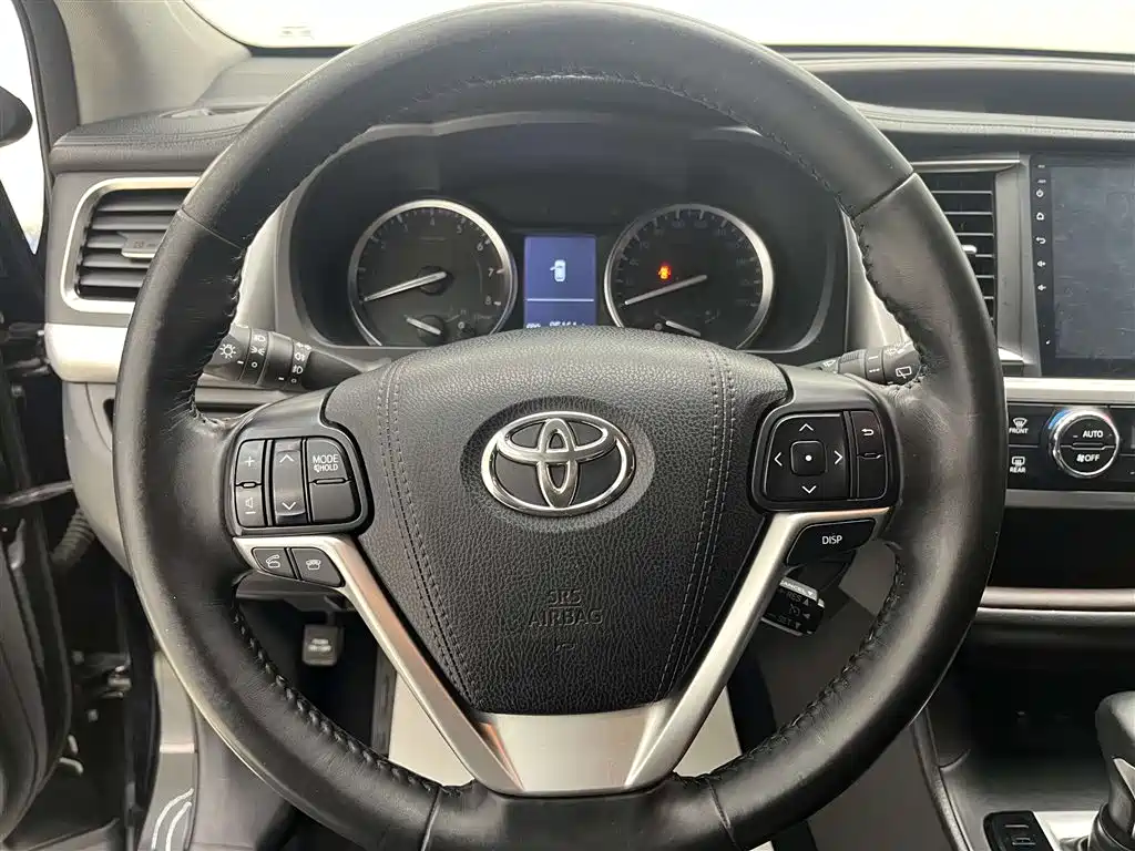 Toyota Highlander 2018 — фото 12
