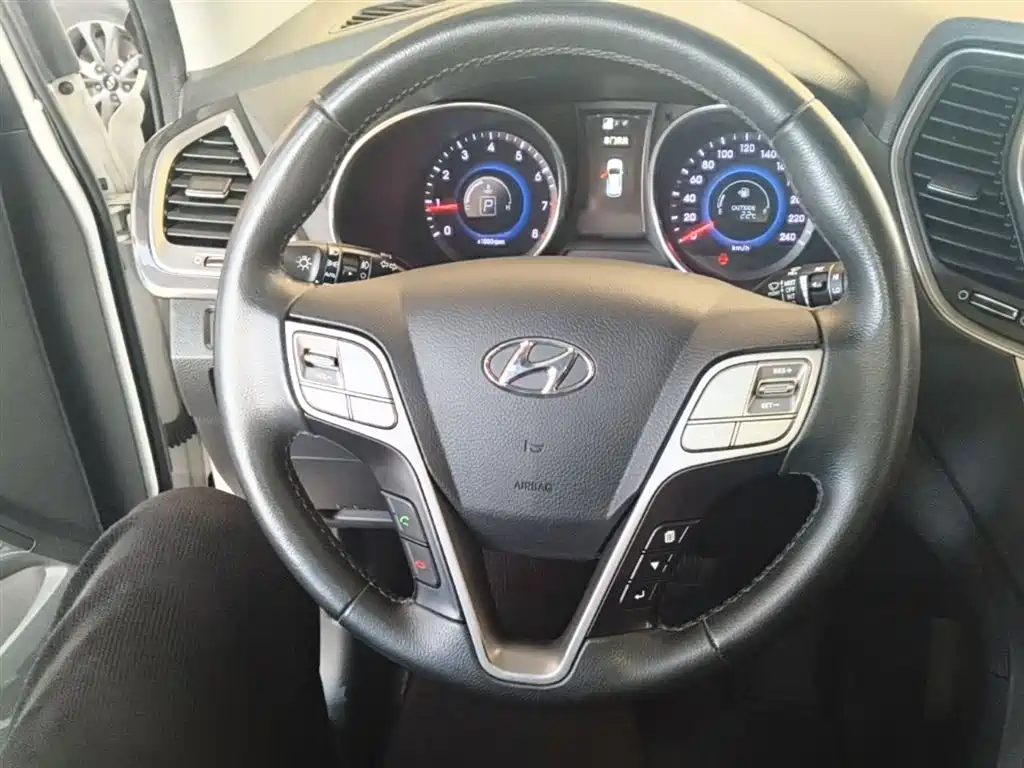 Hyundai Santa Fe 2016 — фото 11