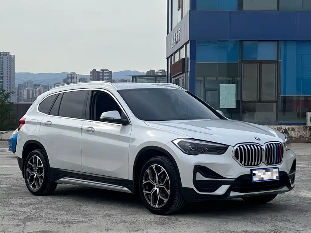 BMW X1 2021 — фото 3