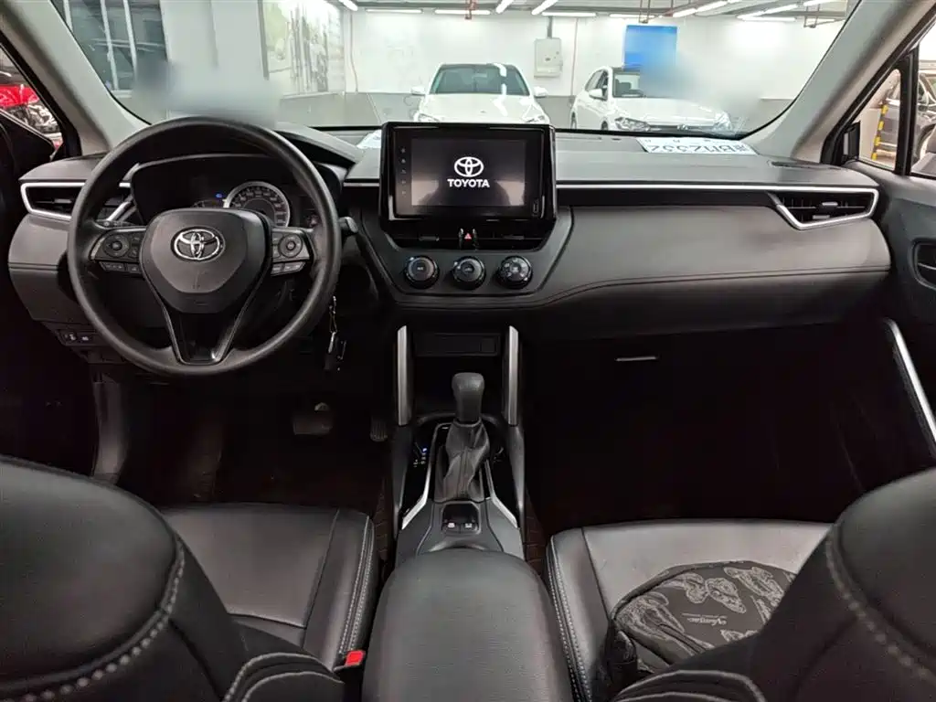 Toyota Corolla Cross 2023 — фото 16
