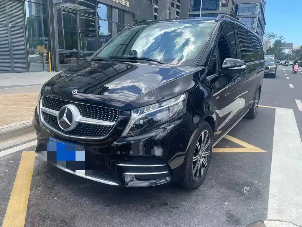 Mercedes-Benz V-Class 2023 — фото 1
