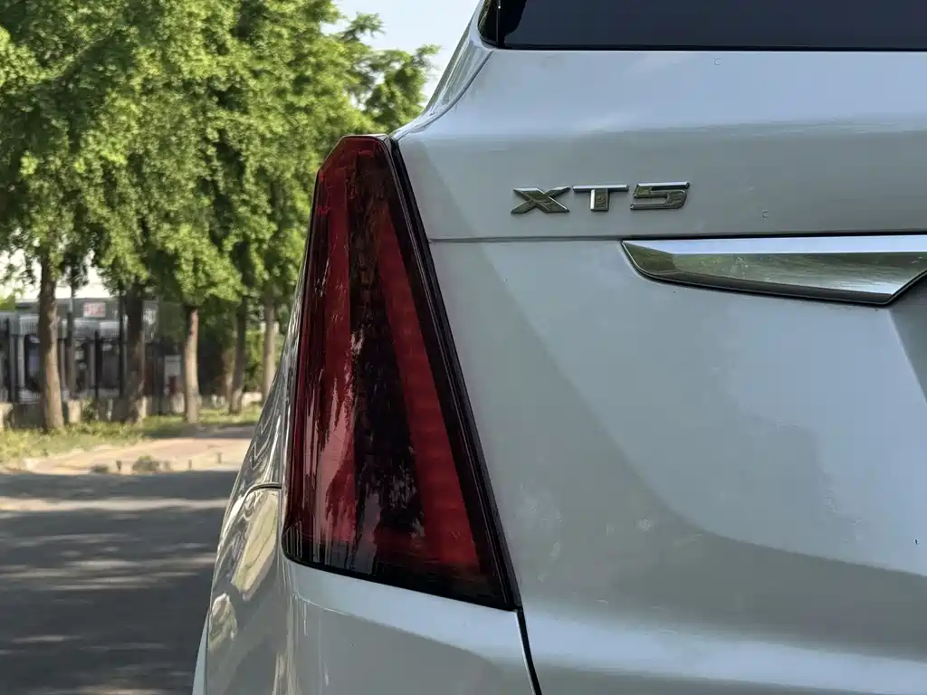 Cadillac XT5 2022 — фото 29