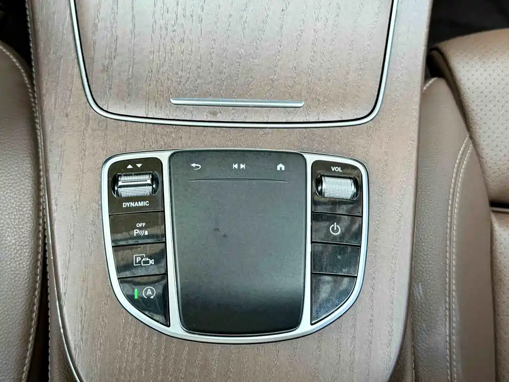 Mercedes-Benz E-Class 2022 — фото 16
