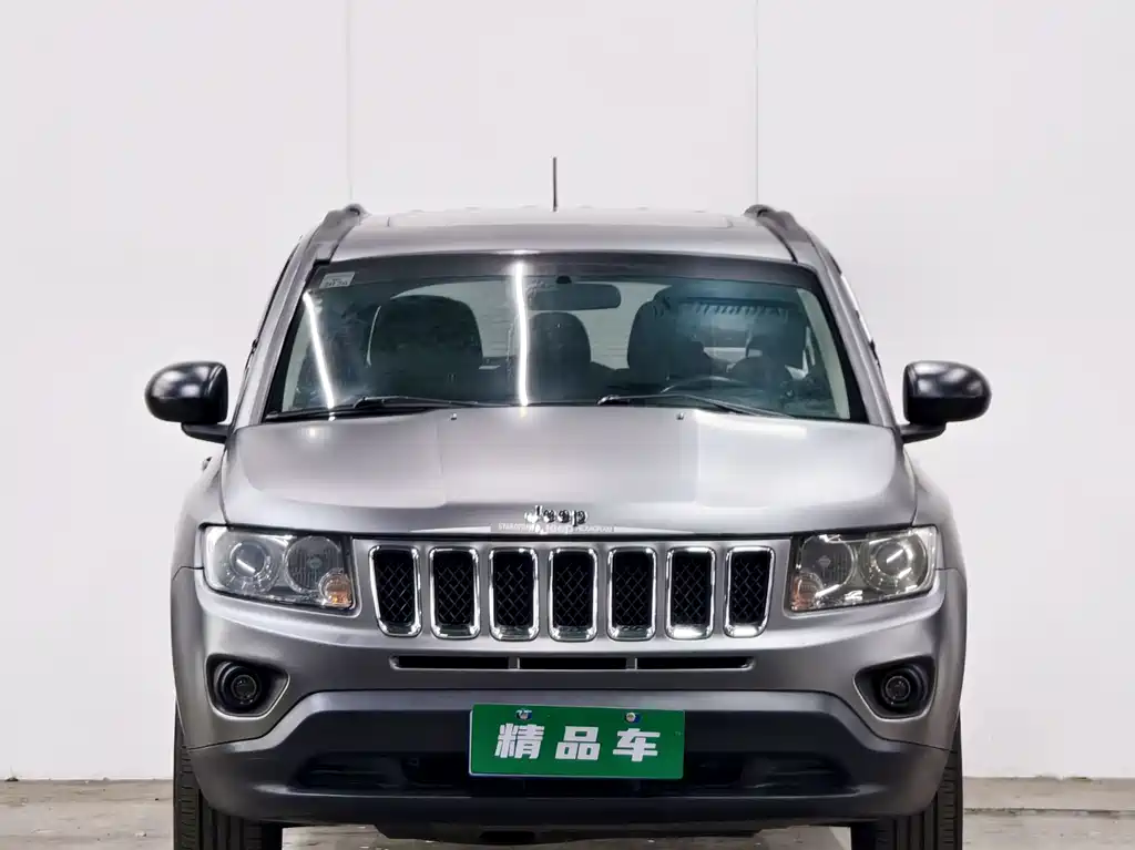 Jeep Compass 2012 — фото 2