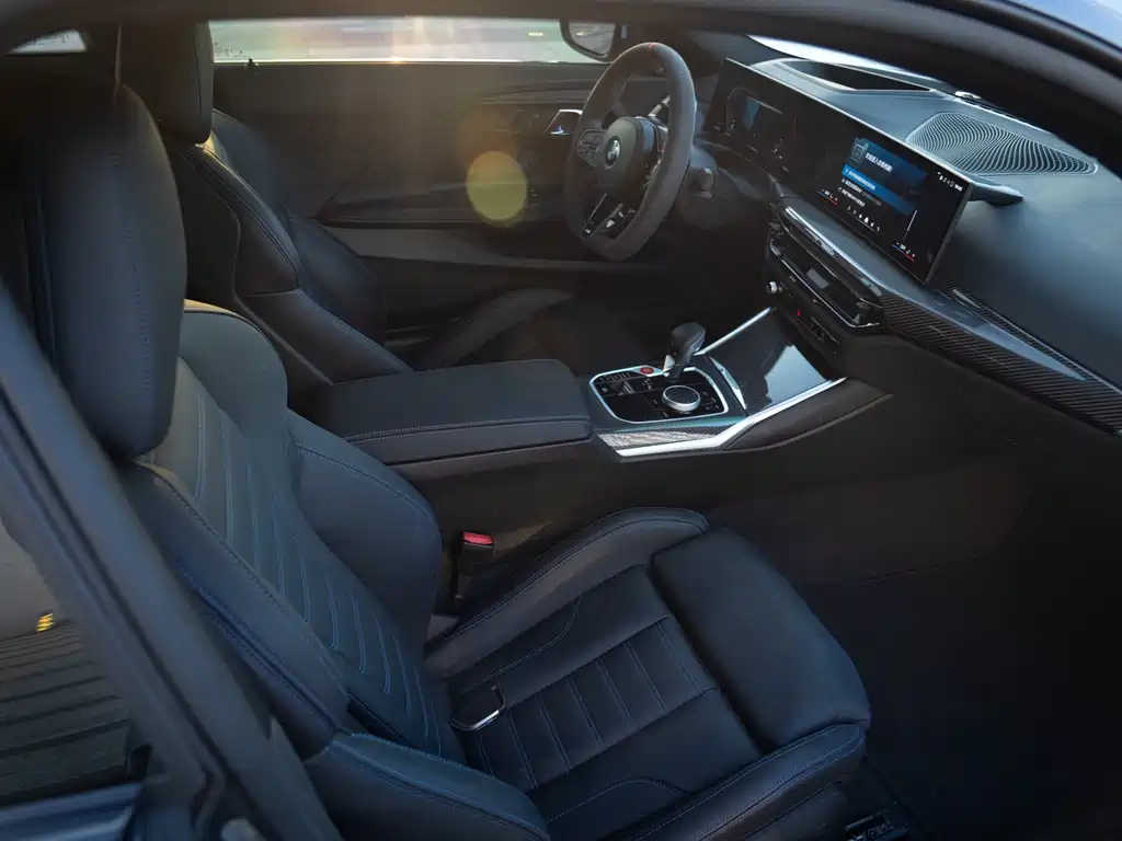 BMW M2 2025 — фото 10