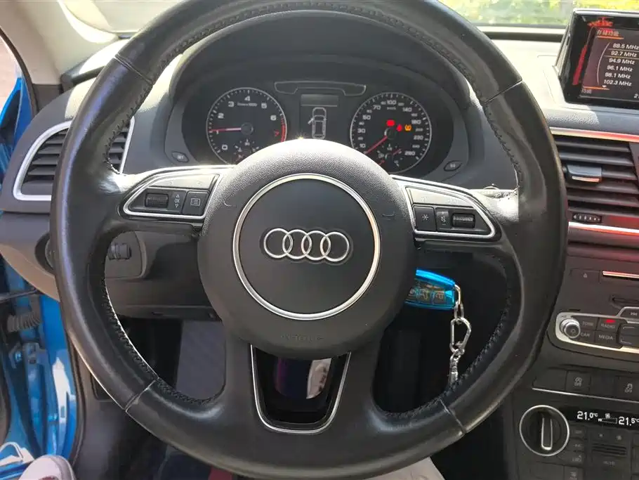 Audi Q3 2017 — фото 15