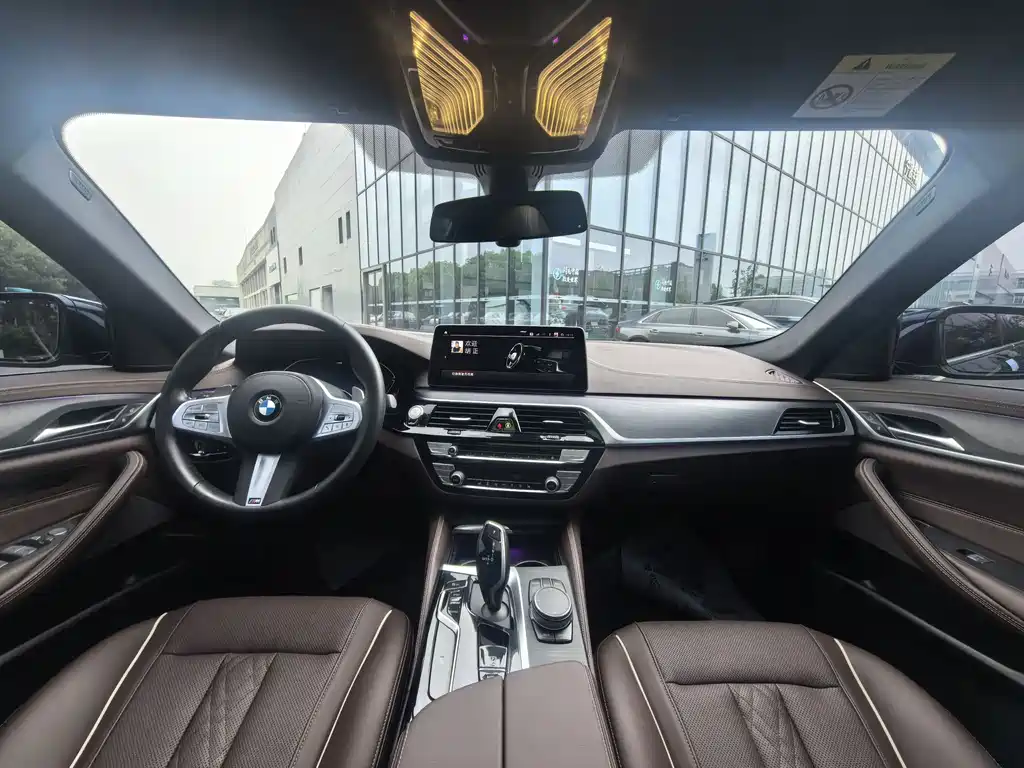 BMW 5 Series 2023 — фото 13