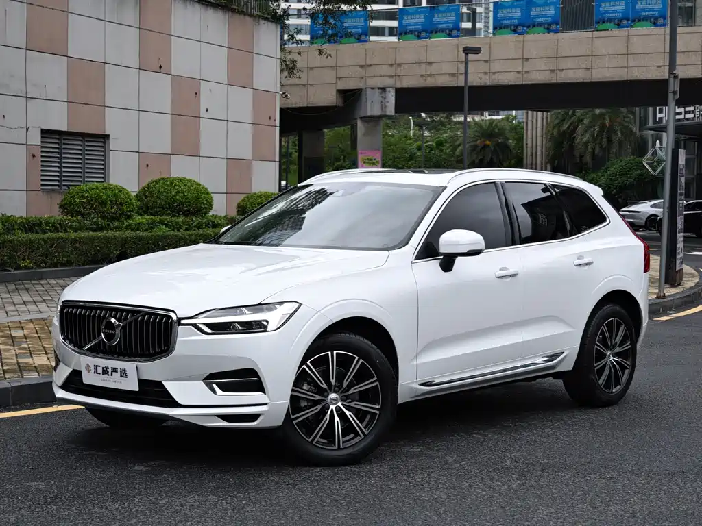 Volvo XC60 2020 — фото 1