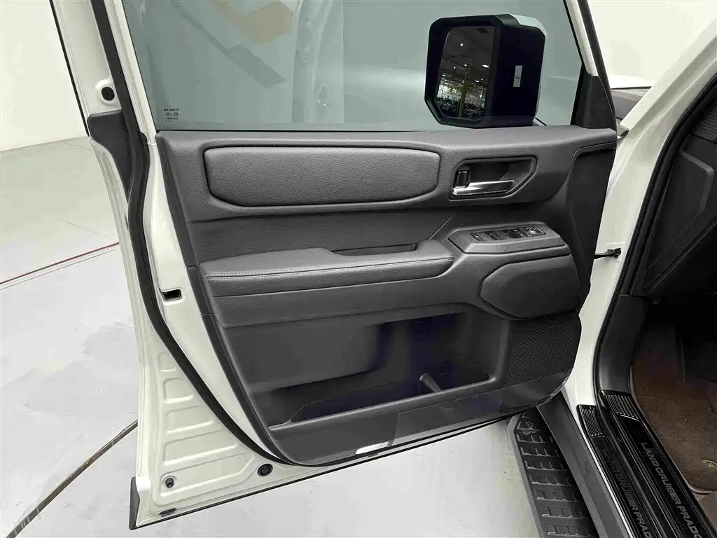 Toyota Prado 2025 — фото 15