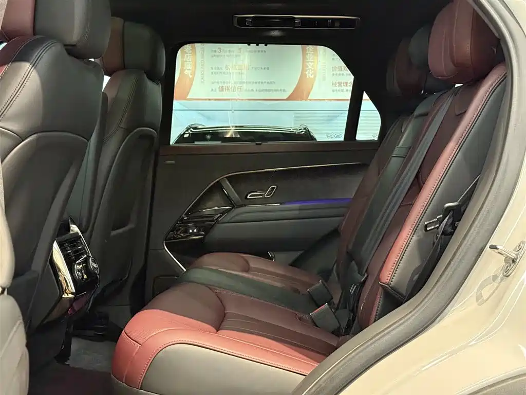 Land Rover Sport 2025 — фото 18