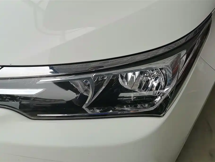 Toyota Corolla 2018 — фото 4